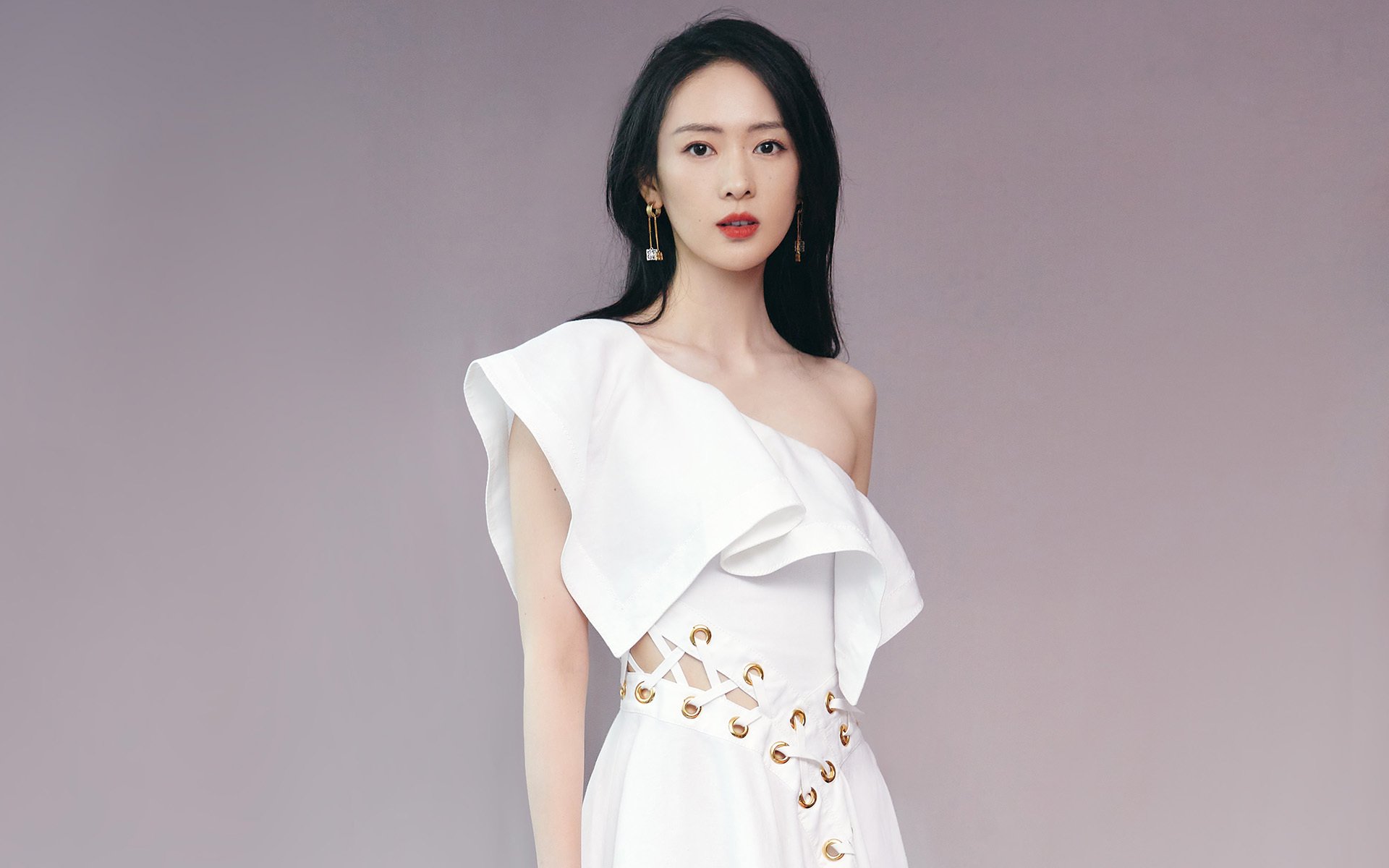 “场地与战术:多场馆环境对比赛策略的影响深度研究”,比赛场地管理与规划